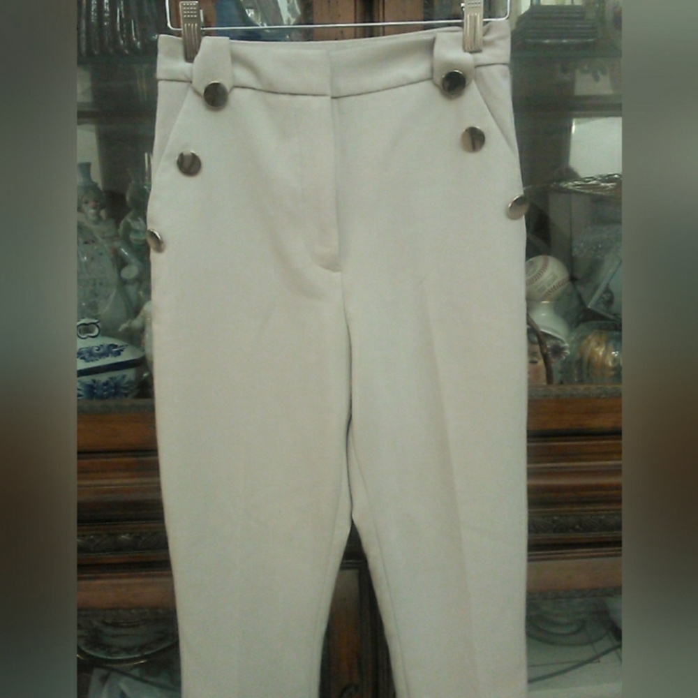 BNWT ZARA PANTS W/ BUTTONS BIG POCKETS SZ. XS CAPRI STYLE (DRESSY BEAUTIFUL)
